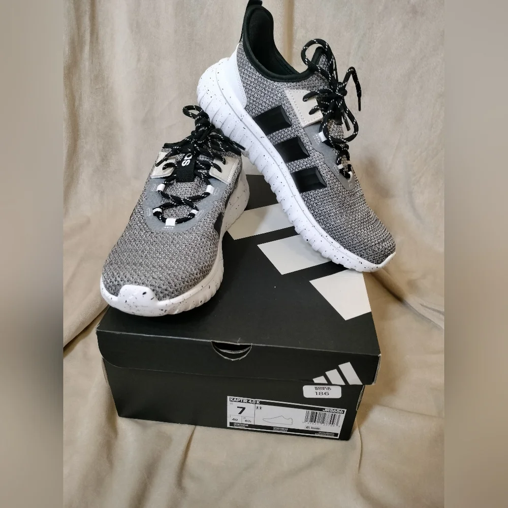 NIB! Adidas Kaptir 4.0K. Size 7 Youth/Women's Size 8.5